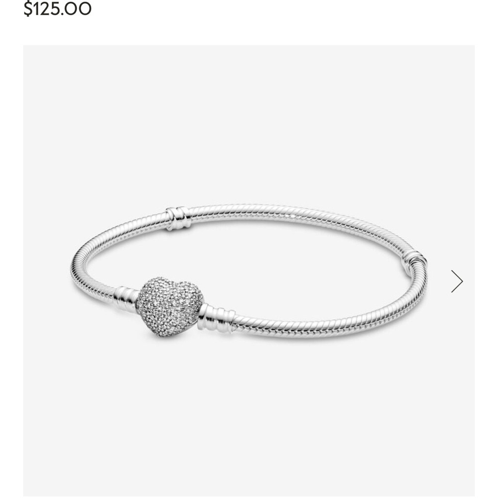 Pandora Moments Sparkling Heart Clasp Snake Chain Bracelet
Size 7.5”